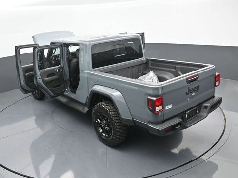 Used 2025 Jeep Gladiator Sport AWD/4WD image 67