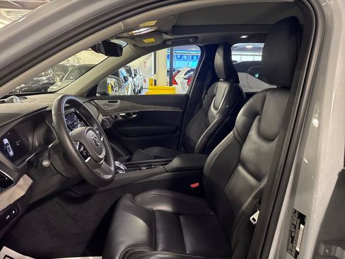 Certified 2025 Volvo XC90 T8 Ultra w/ Protection Package Premier AWD/4WD image 10