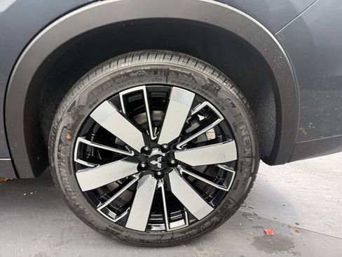 New 2025 Mitsubishi Outlander SEL image 11