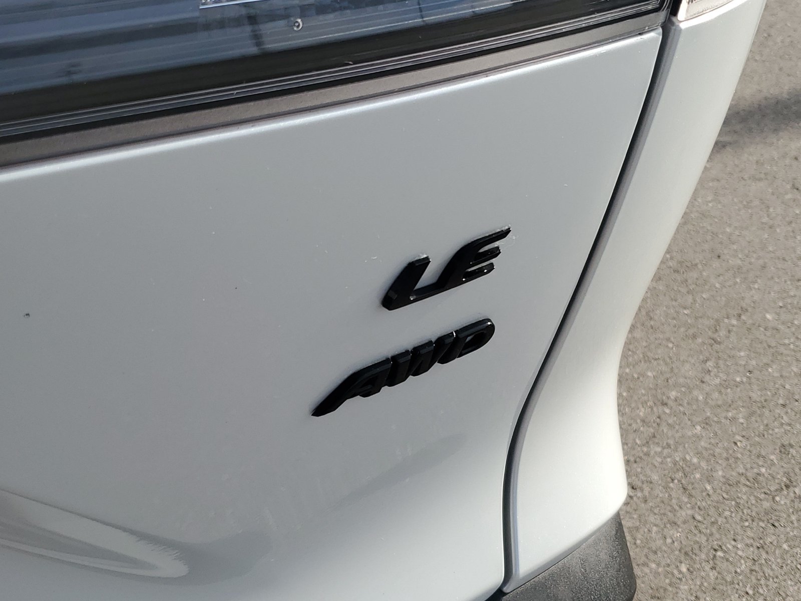 Used 2026 Toyota Corolla Cross LE AWD/4WD image 8