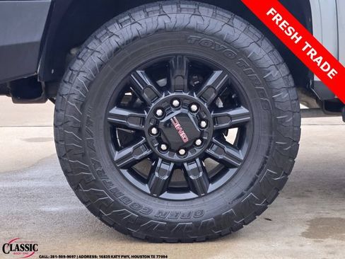 Used 2024 GMC Sierra 2500 AT4 w/ AT4 Premium Plus Package AWD/4WD image 10