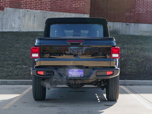 Used 2024 Jeep Gladiator Sport image 26