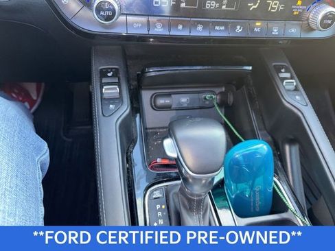 Used 2022 Kia Telluride EX w/ EX Premium Package image 21