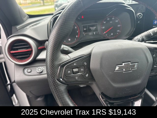 Used 2025 Chevrolet Trax RS w/ Driver Confidence Package FWD image 18
