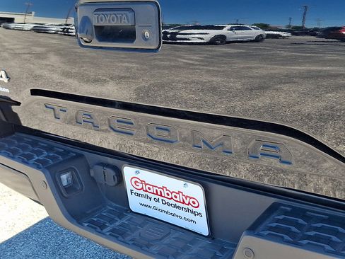 Used 2020 Toyota Tacoma Limited AWD/4WD image 32