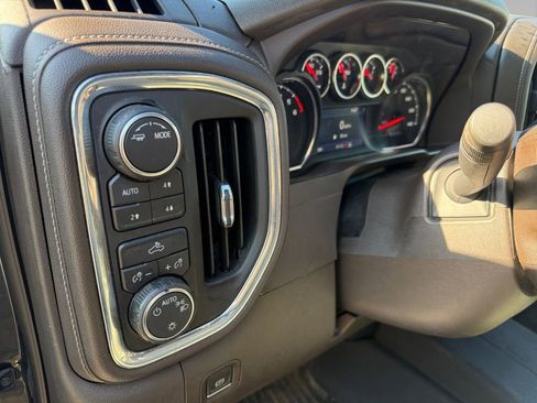 Used 2021 Chevrolet Silverado 1500 LT w/ Z71 Off-Road Package image 11