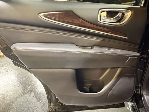 Used 2019 INFINITI QX60 Luxe w/ Sensory Package AWD/4WD image 12