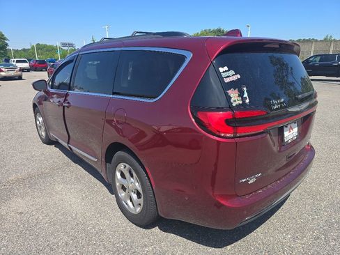 Used 2022 Chrysler Pacifica Limited FWD image 7