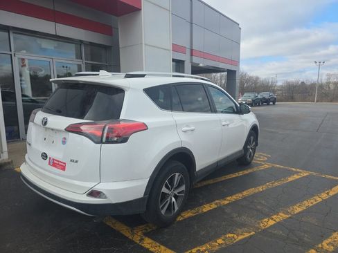 Used 2016 Toyota RAV4 XLE image 3
