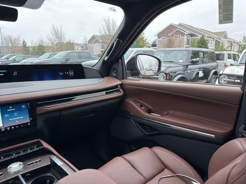 New 2026 Lincoln Navigator L Reserve AWD/4WD image 18