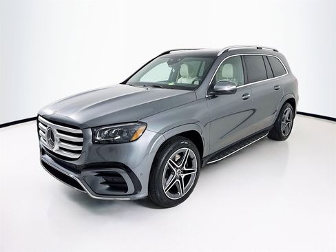 Used 2026 Mercedes-Benz GLS 450 4MATIC image 3