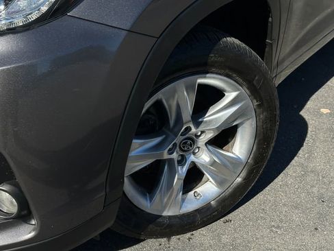 Used 2018 Toyota Highlander Limited image 10