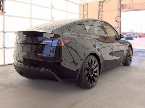 Used 2023 Tesla Model Y Long Range AWD/4WD image 12