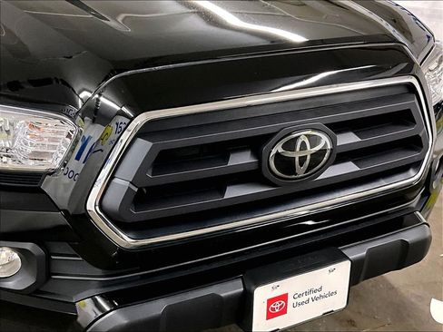 Certified 2023 Toyota Tacoma SR5 AWD/4WD image 30