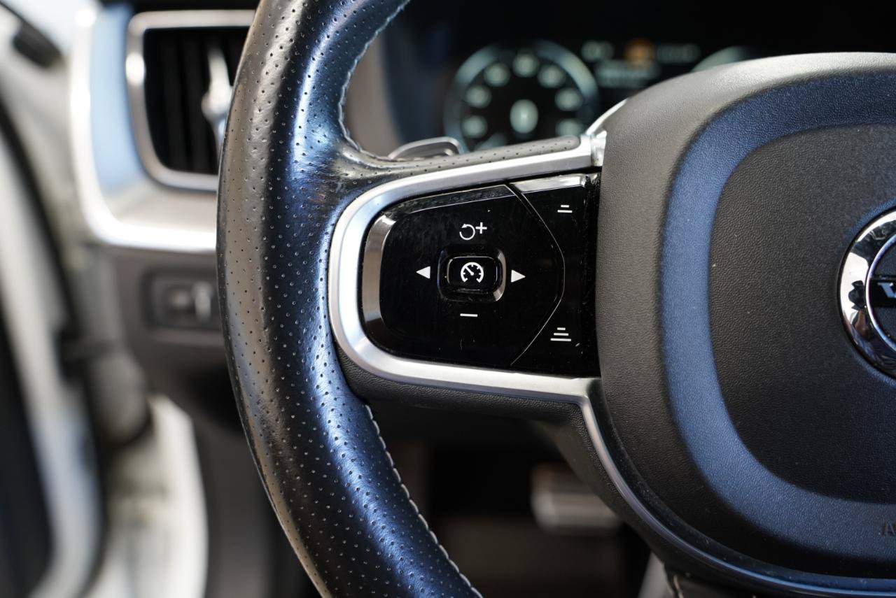 Used 2018 Volvo XC60 T8 R-Design w/ Convenience Package AWD/4WD image 13
