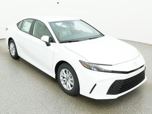 Used 2026 Toyota Camry LE FWD image 16