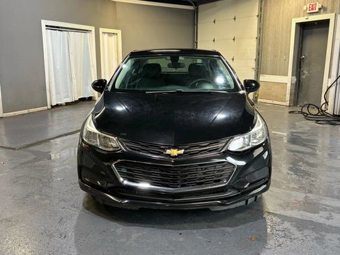 Used 2017 Chevrolet Cruze LS FWD image 2