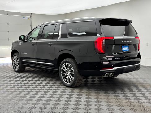 New 2026 GMC Yukon XL Denali w/ Denali Reserve Package AWD/4WD image 16