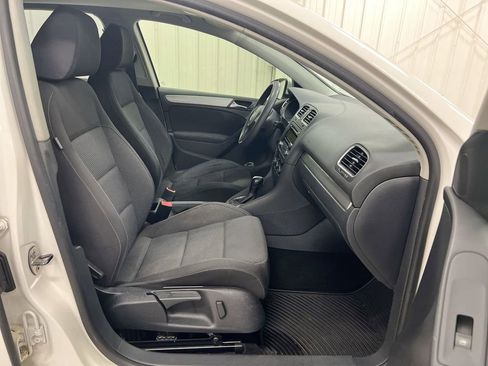 Used 2011 Volkswagen Golf 4-Door FWD image 20