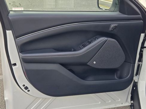 Used 2021 Ford Mustang Mach-E Premium image 23