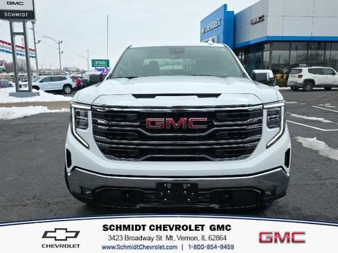 Used 2024 GMC Sierra 1500 SLT image 2