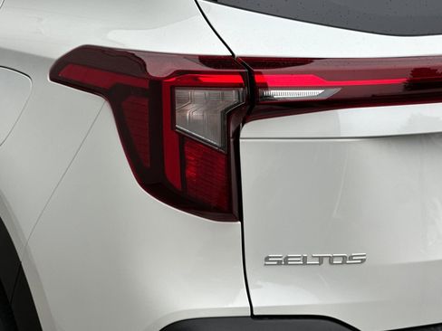 New 2026 Kia Seltos LX image 7
