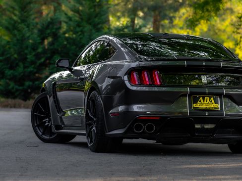 Used 2016 Ford Mustang Shelby GT350 w/ Technology Package image 29