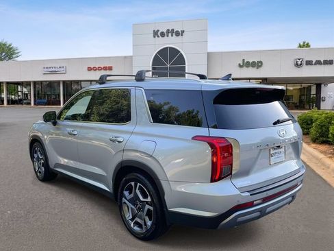 Used 2023 Hyundai Palisade SEL w/ Premium Package AWD/4WD image 4