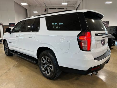 Used 2024 Chevrolet Suburban Z71 w/ Z71 Off-Road Package image 6