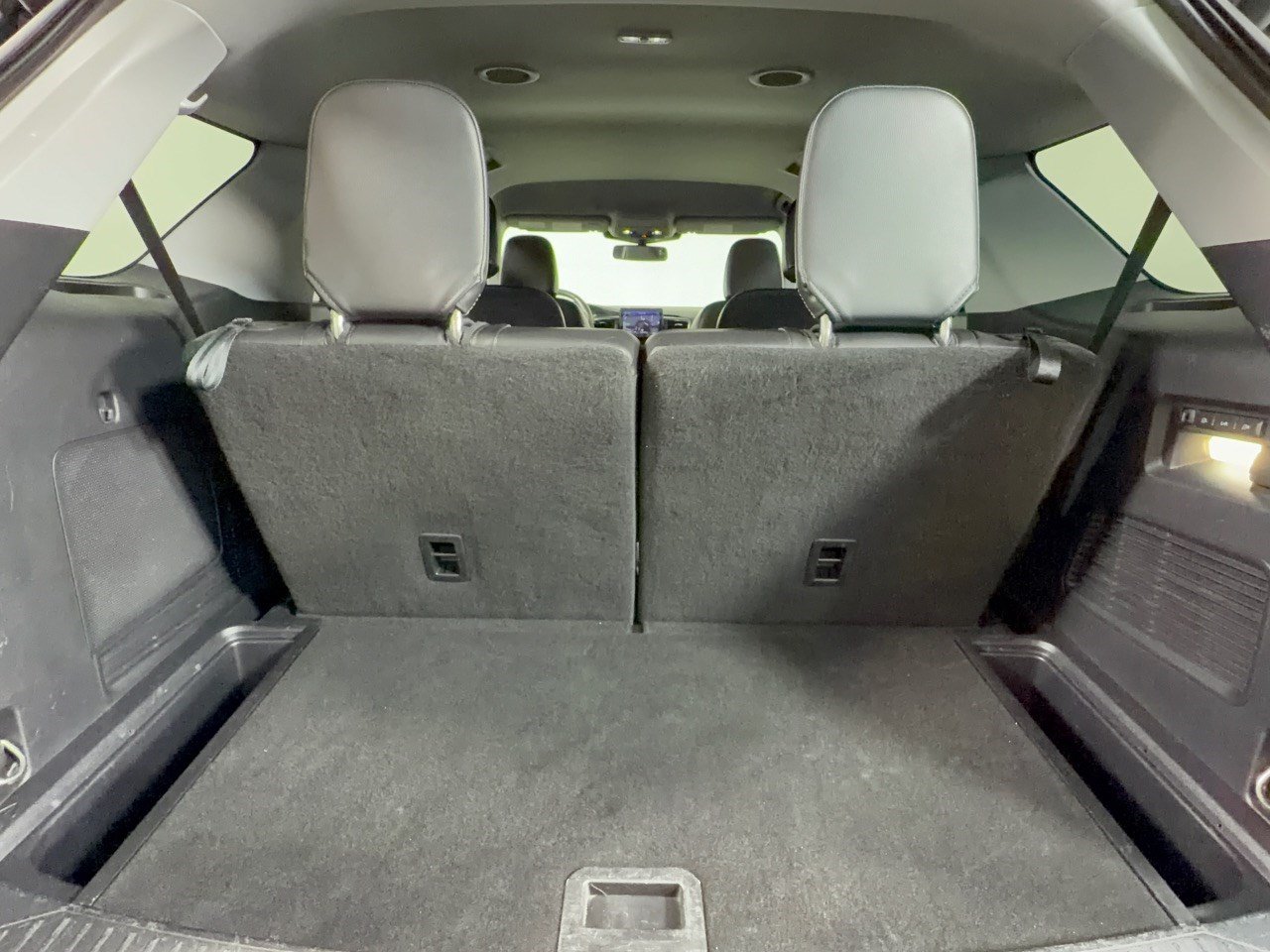 Used 2022 Ford Explorer Limited w/ Equipment Group 301A RWD image 28