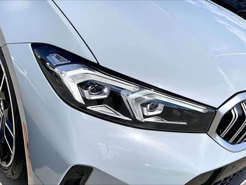 Used 2023 BMW 330i Sedan w/ M Sport Package image 25