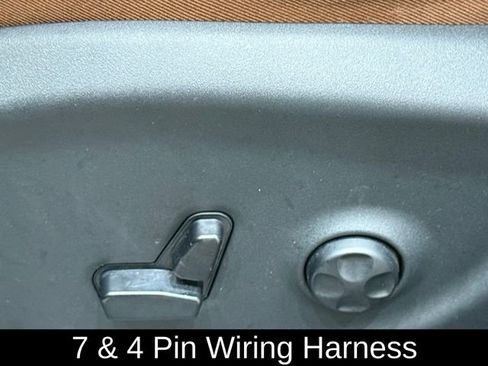 Used 2019 Jeep Cherokee Overland w/ Technology Group image 24