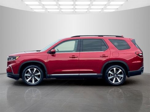 Used 2023 Honda Pilot Elite image 2