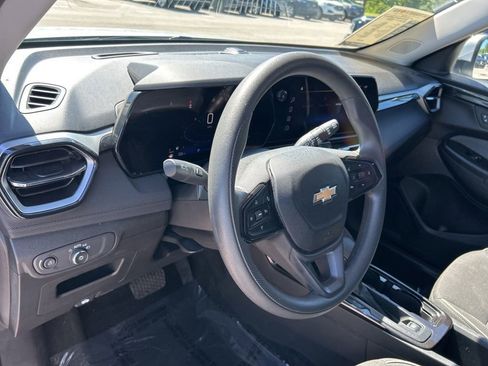 Used 2024 Chevrolet TrailBlazer LT image 32