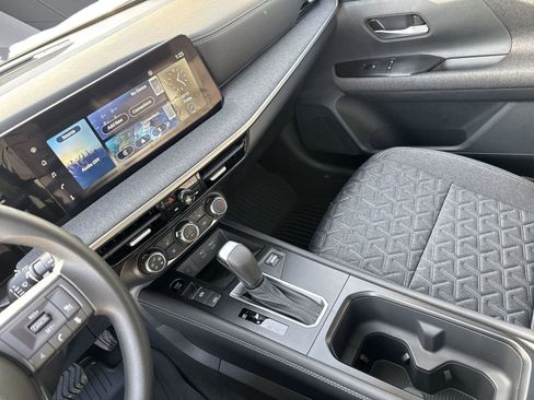 New 2025 Nissan Kicks SV w/ SV Premium Package image 23