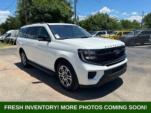 Used 2025 Ford Expedition Active AWD/4WD image 1