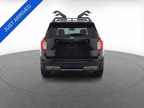 Used 2021 Ford Explorer XLT w/ Equipment Group 202A image 3