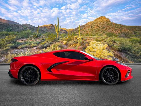 Used 2025 Chevrolet Corvette Stingray Coupe w/ 1LT RWD image 3