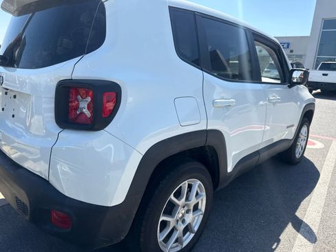 Used 2023 Jeep Renegade Latitude image 1