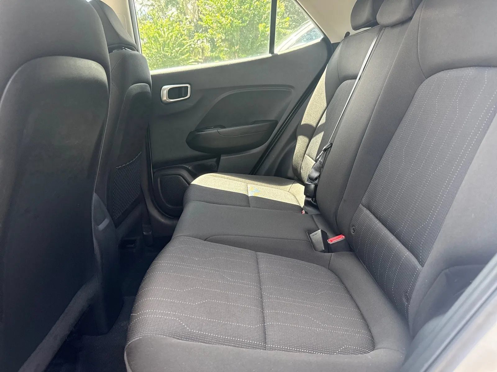 Used 2023 Hyundai Venue SE FWD image 12
