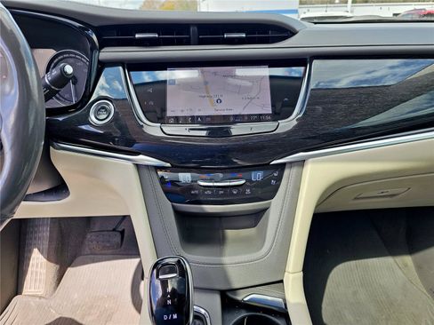 Used 2022 Cadillac XT6 Premium Luxury w/ Technology Package FWD image 24