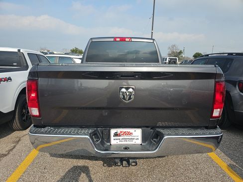 Used 2018 RAM 1500 Tradesman w/ Chrome Appearance Group image 8