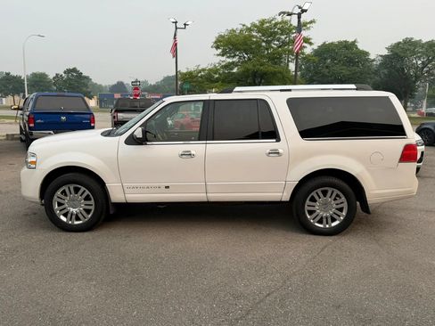 Used 2014 Lincoln Navigator L 4WD w/ Equipment Group 101A image 2