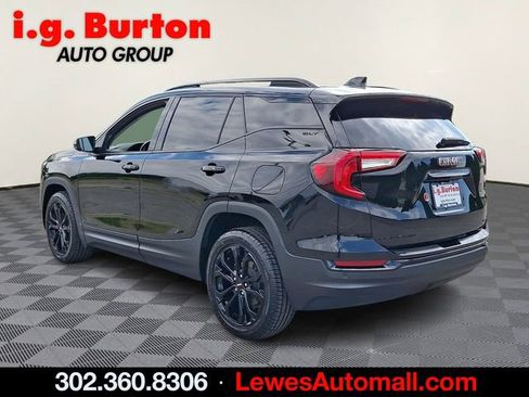 Used 2022 GMC Terrain SLT w/ Infotainment Package II AWD/4WD image 4