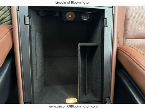 Certified 2025 Lincoln Aviator Reserve w/ Equipment Group 201A image 24