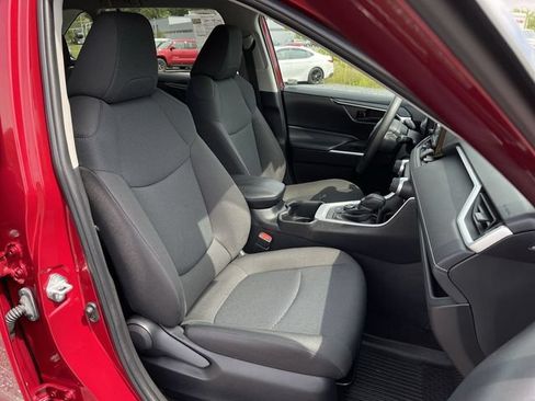 Certified 2022 Toyota RAV4 LE AWD/4WD image 22