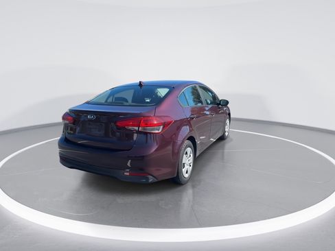 Used 2017 Kia Forte LX image 9