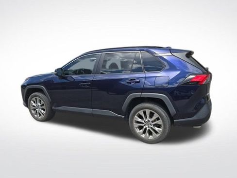 Used 2023 Toyota RAV4 XLE Premium FWD image 5