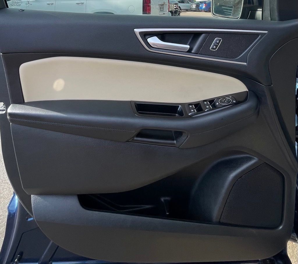 Used 2017 Ford Edge SEL w/ Equipment Group 201A FWD image 32