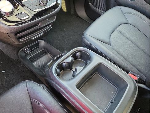 New 2026 Chrysler Pacifica Select w/ S Appearance Package image 25